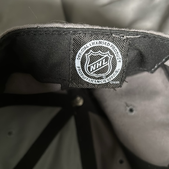NHL Flyers Hat - Picture 5 of 5
